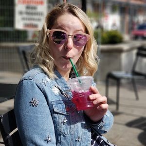 Meet your Posher, Carrie